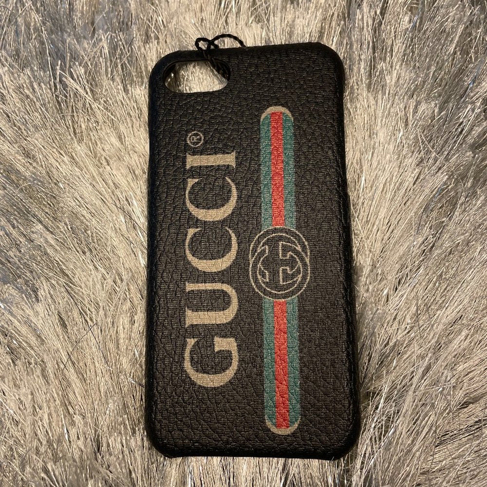 SOLD - NWT Gucci Black Supreme iPhone SE/7/8 Case